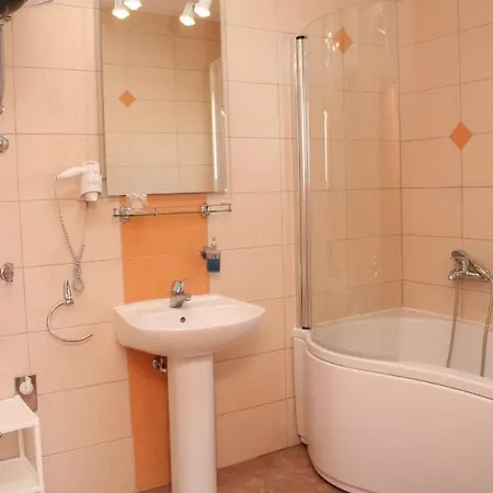 4608b Jelsa (Hvar)